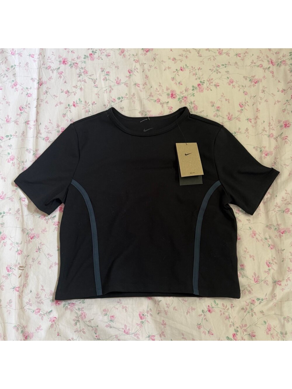 NIKE ONE FITTED DRI-FIT WOMEN'S SHORT-SLEEVE TOP